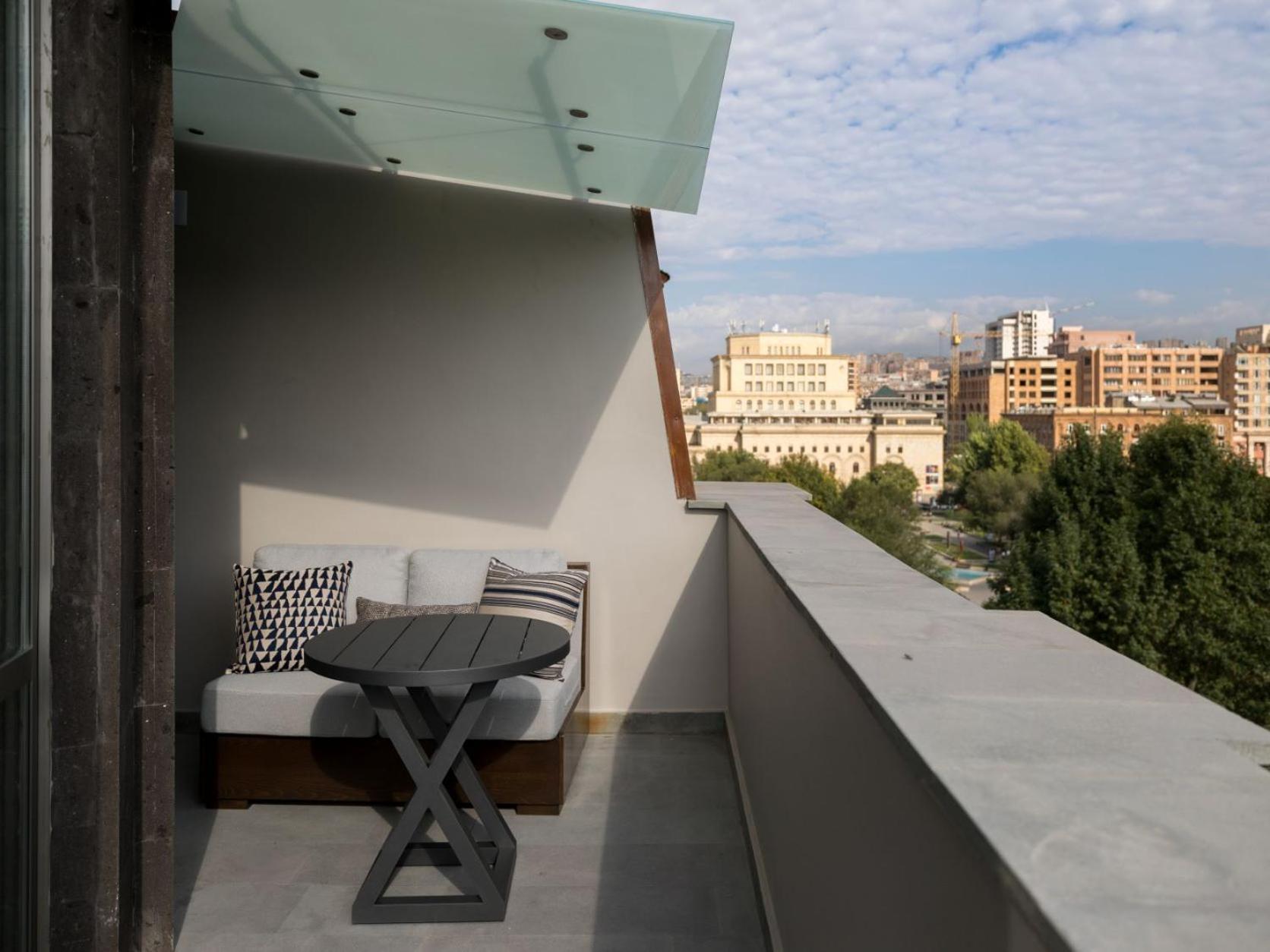 Tufenkian Historic Yerevan Hotel Exterior photo