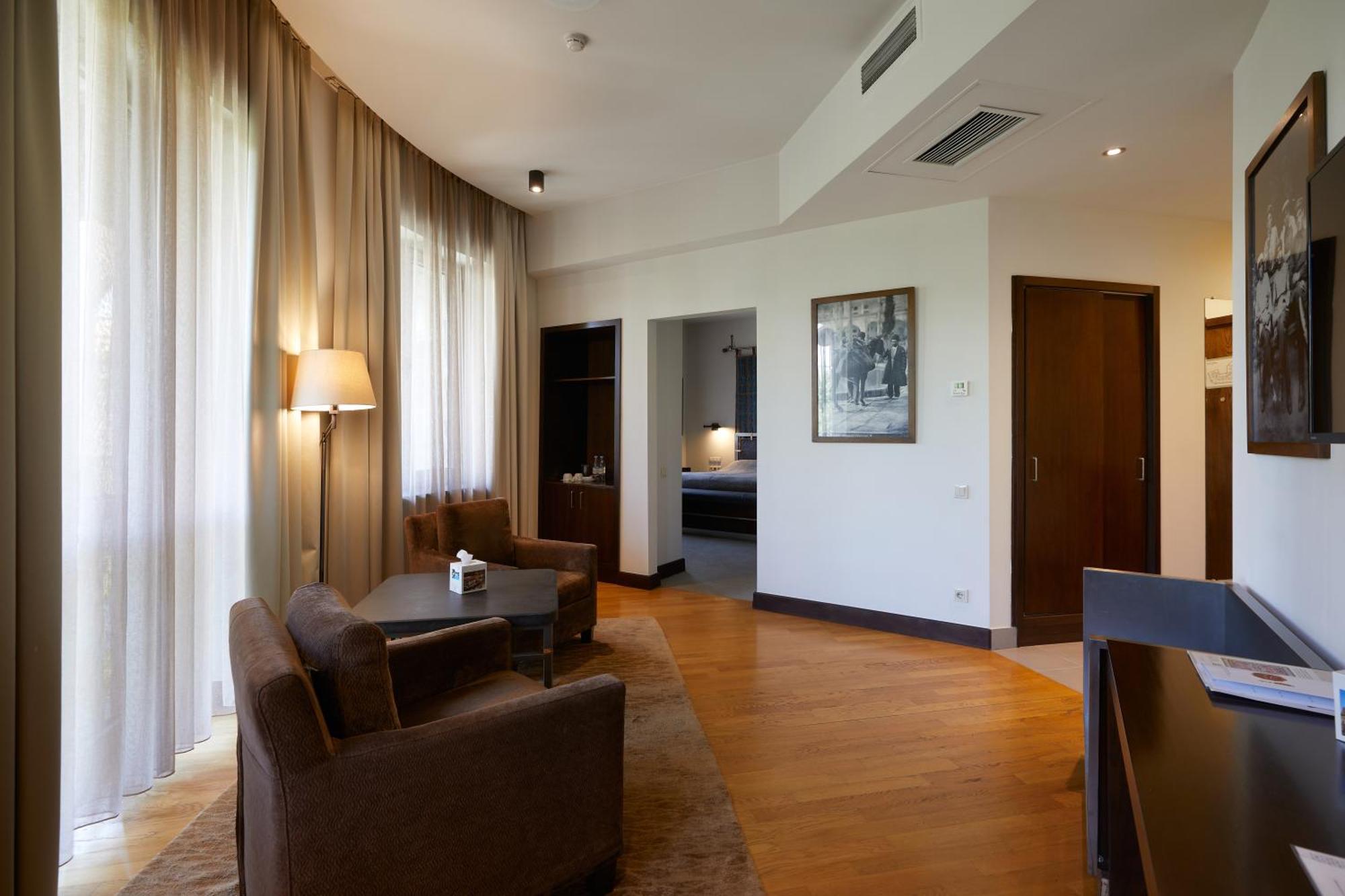Tufenkian Historic Yerevan Hotel Exterior photo